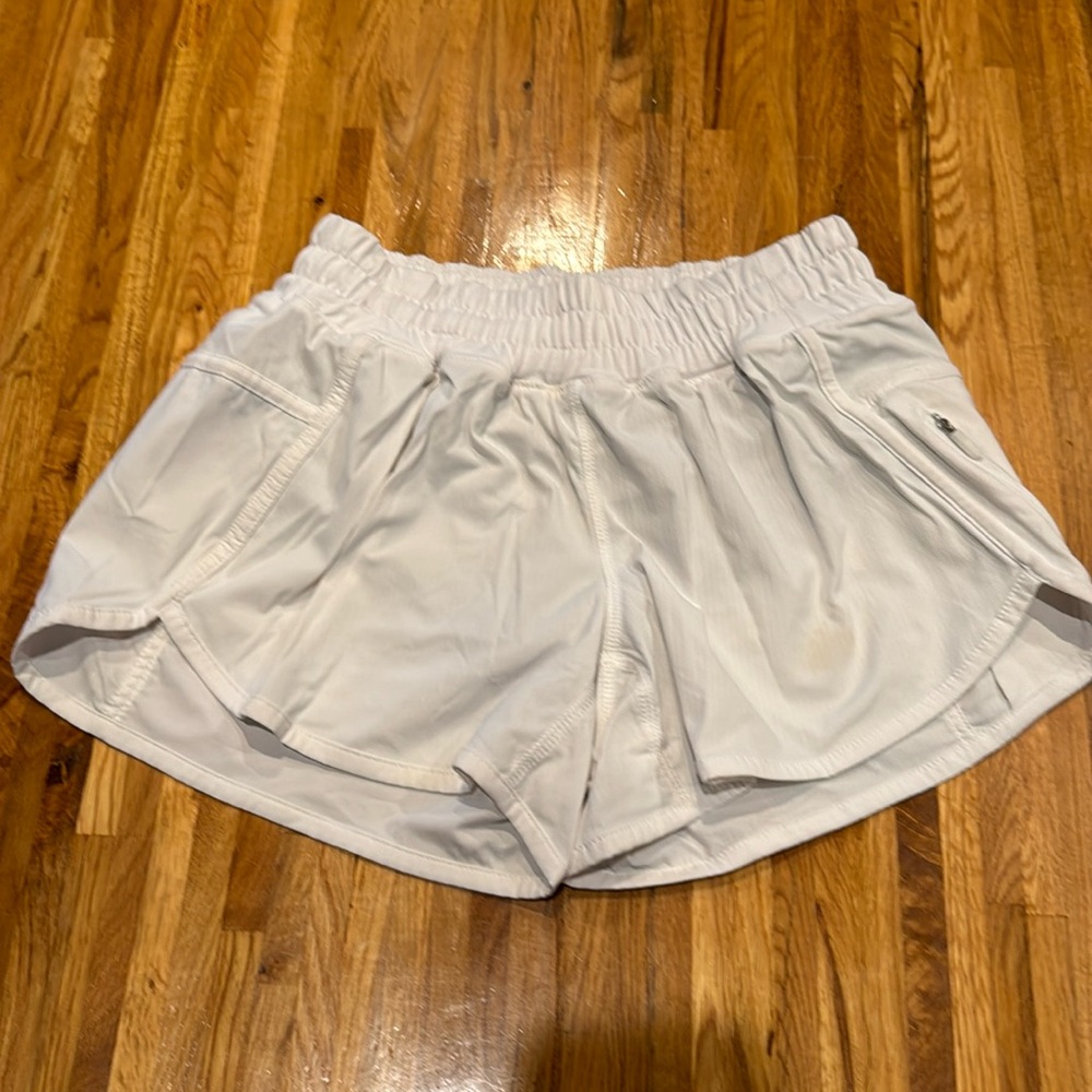 Lululemon hotty hot short. White. Size 4